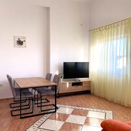 شقة Martina
